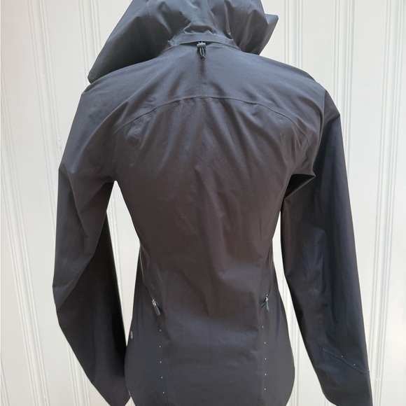 Women's Black lululemon windbreaker Hooded Jacket - Picture 5 of 6